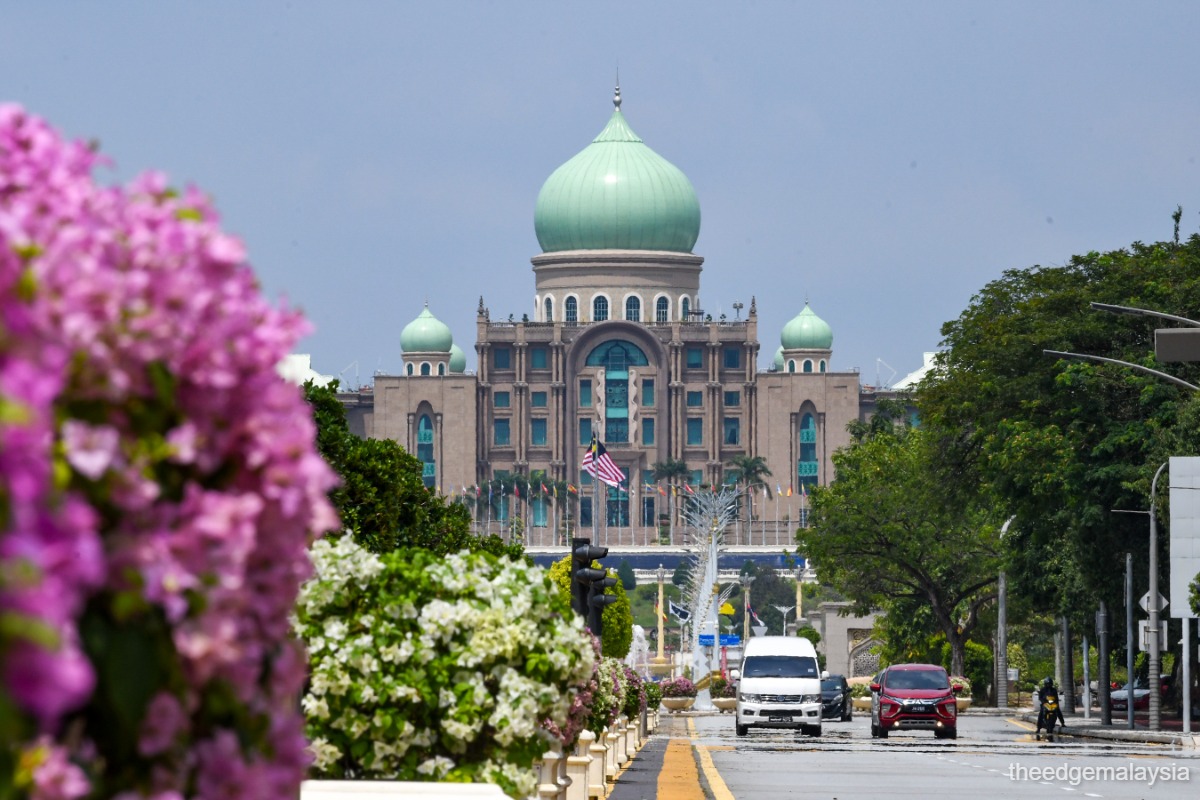 Govt inviting pitches for elevated autonomous rapid transit system in Iskandar Malaysia