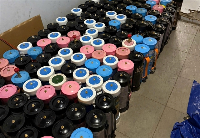 HCM City police arrest members of ring selling laughing gas for recreational use